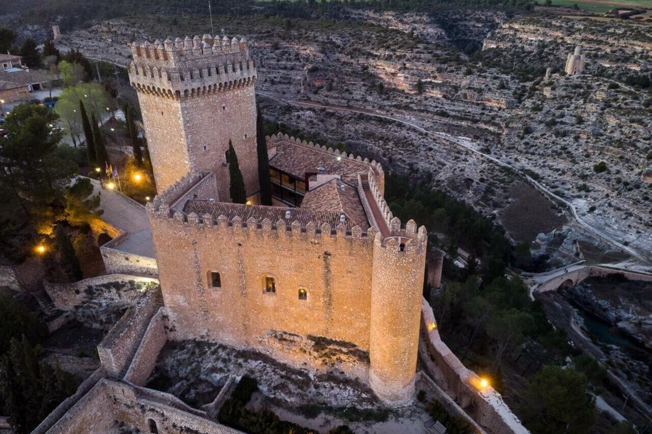 فندق بارادور دي ألاركون Alarcón المظهر الخارجي الصورة